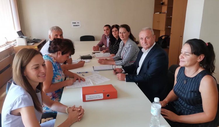 Коалиция БСП за България  регистрира листата си за участие в изборите