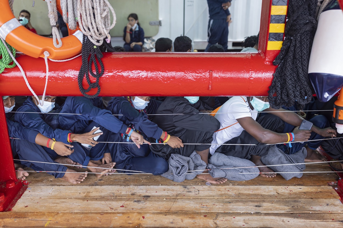 Само за денонощие няколко страни спасиха стотици мигранти от удавяне Френските