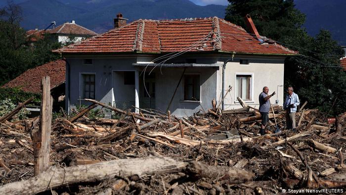 Щетите след наводнението в Карловско са за над 70 млн