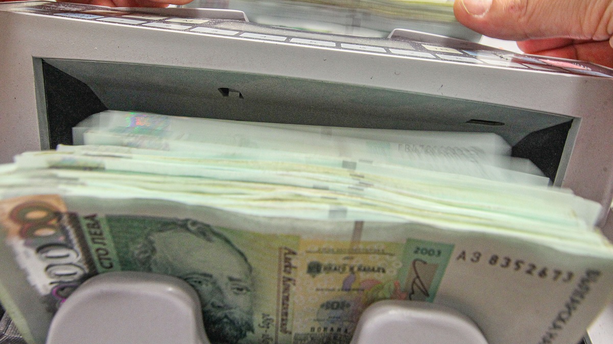 Спестяванията в българските банки достигнаха нов абсолютен рекорд през август