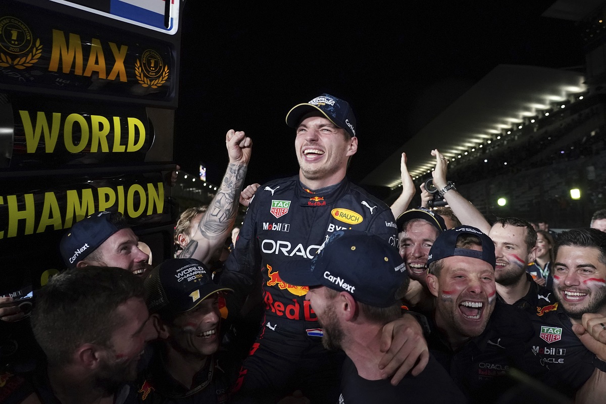 Макс Верстапен защити световната си титла във Формула 1. Пилотът