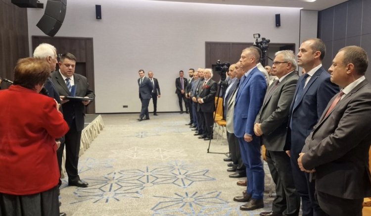 Президентът на Армения Вахагн Хачатурян награди Атанас Зафиров с медала