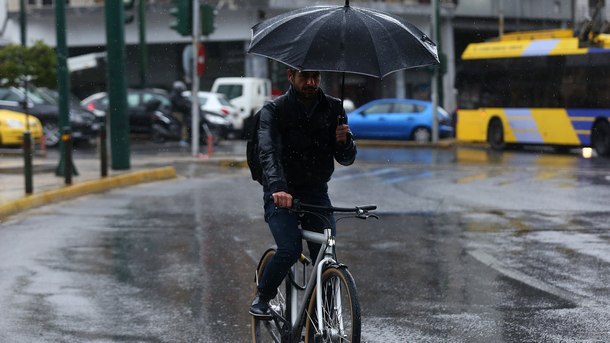 В Гърция е в сила предупреждение за обилни валежи и