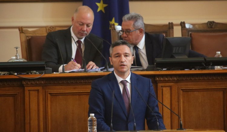 По предложение на парламентарната група на БСП за България Народното