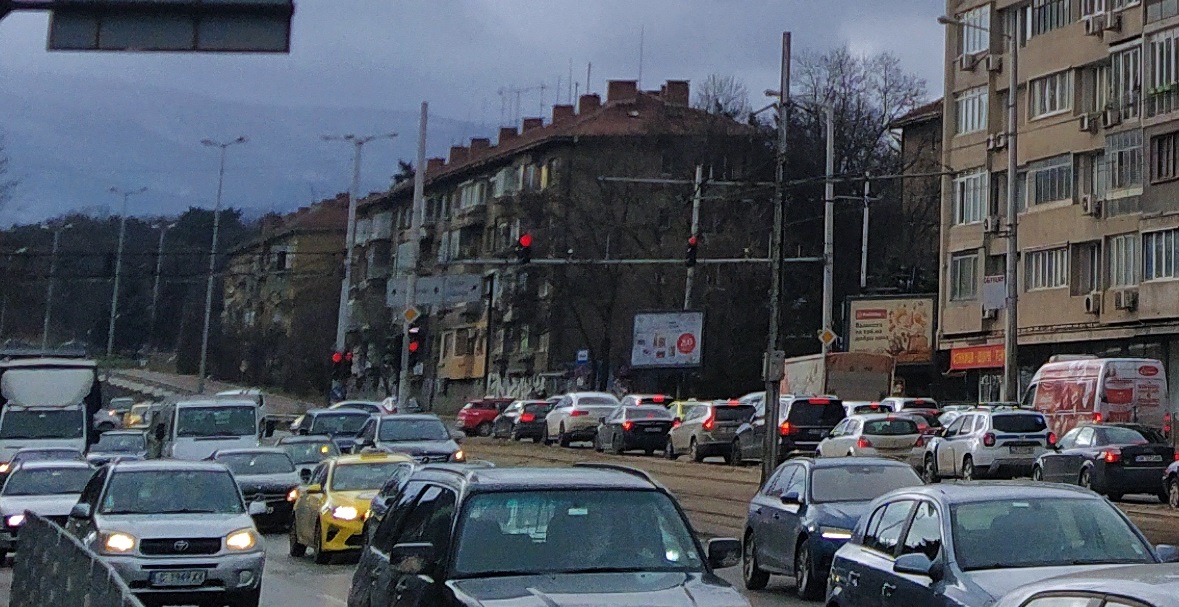 Общинските съветници в София приеха доклада за въвеждането на нискоемисионните
