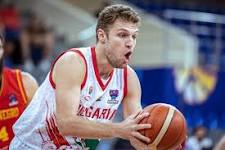 Българският баскетболист Александър Везенков попадна в топ 10 в 49