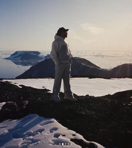 Люис Хамилтън публикува снимки от Антарктида в социалните мрежи. Той
