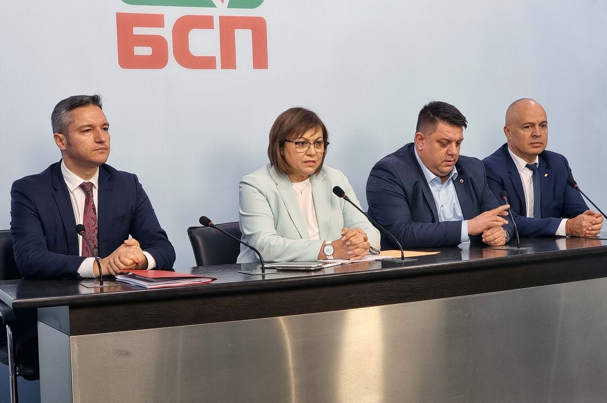 Председателят на БСП Корнелия Нинова получи мандат от Националния съвет