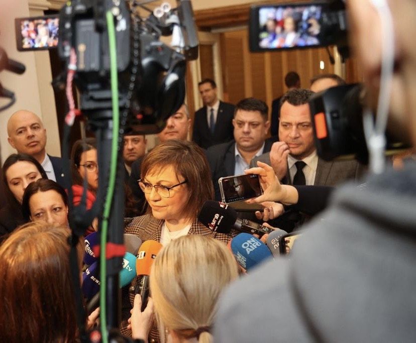 Юлия КУЛИНСКАКорнелия Нинова организира лидерска среща днес от 11 часа