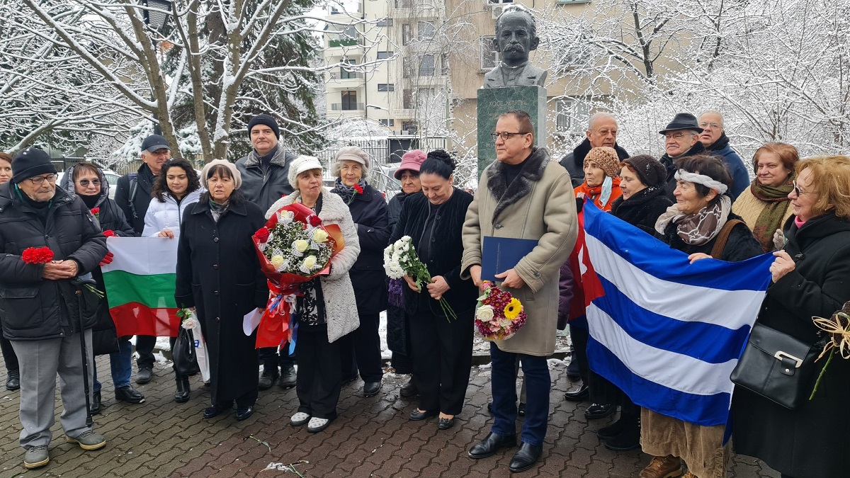 Таня ГЛУХЧЕВА170 годишнината на поета революционер Хосе Марти кубинския събрат на