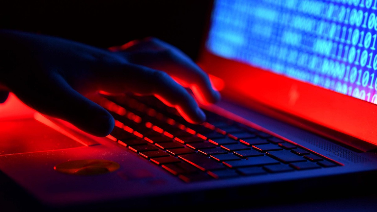 Хиляди компютърни сървъри по света са били подложени на хакерска