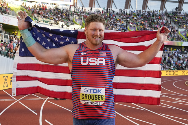 Двукратният олимпийски шампион Райън Краузър подобри собствения си световен рекорд