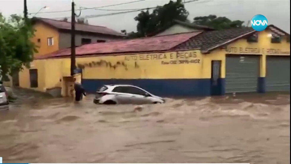 Проливните дъждове в Бразилия взеха 36 жертви сред тях има