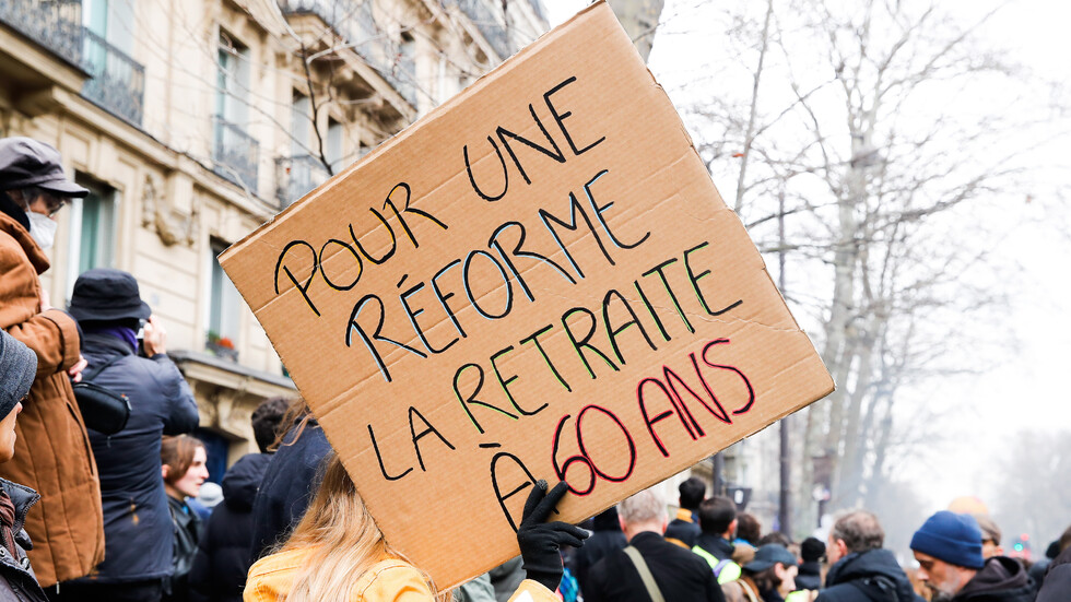 Горната камара на френския парламент Сенатът прие пенсионната реформа