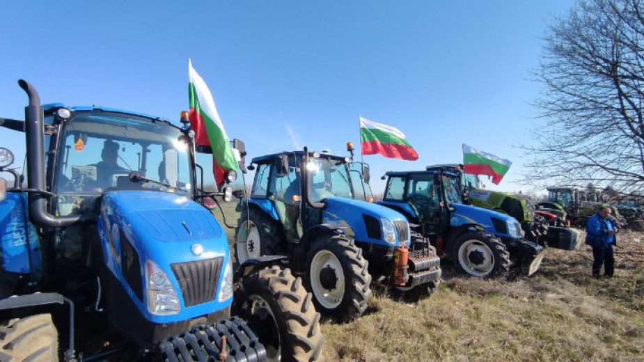 На протест излязоха зърнопроизводители от Северна България С повече от