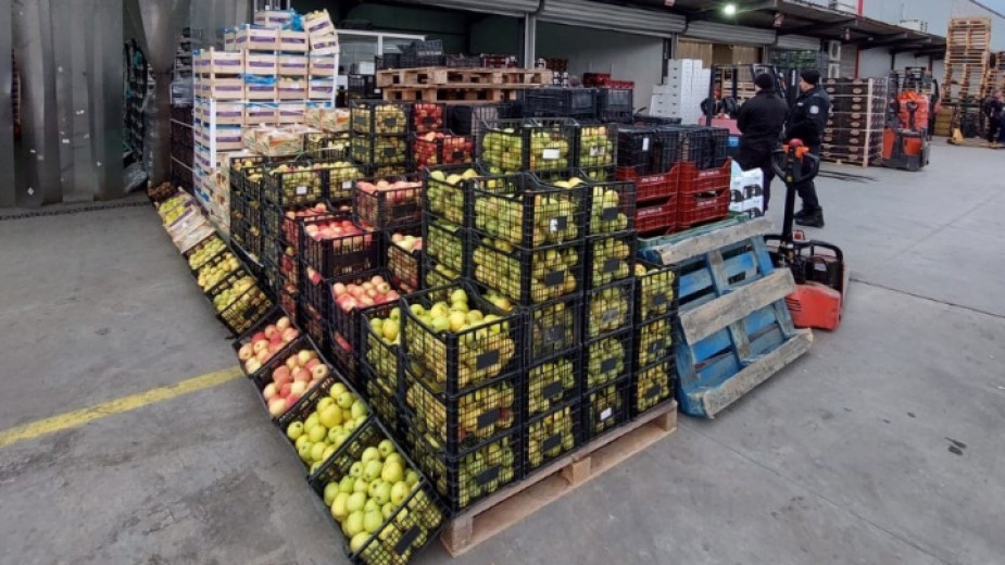 Полицейска акция се провежда по зеленчуковите борси на територията на