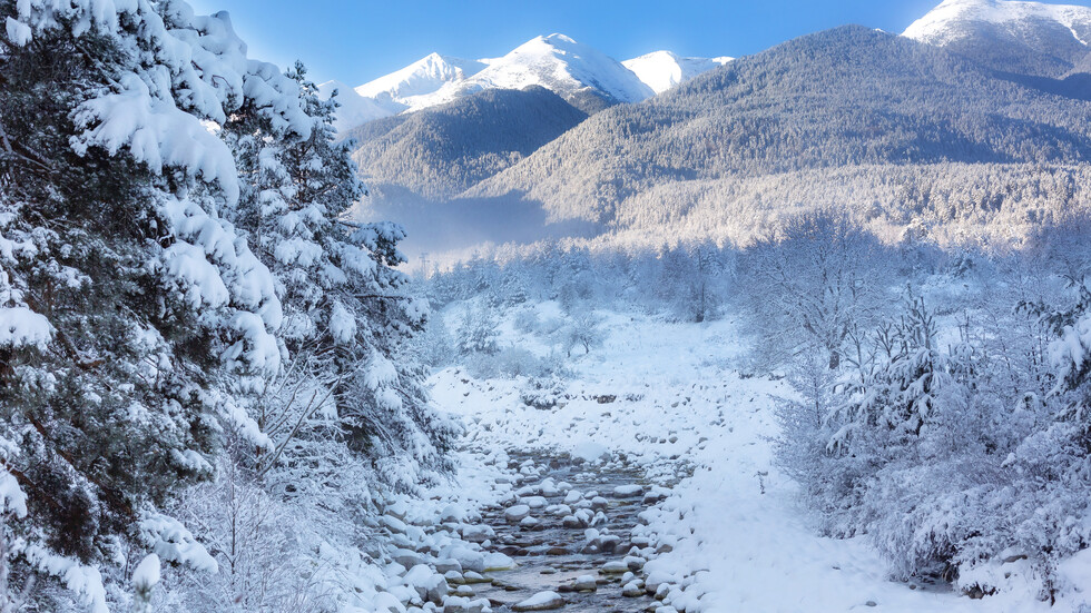 Лоши са условията за туризъм в планините днес съобщиха от