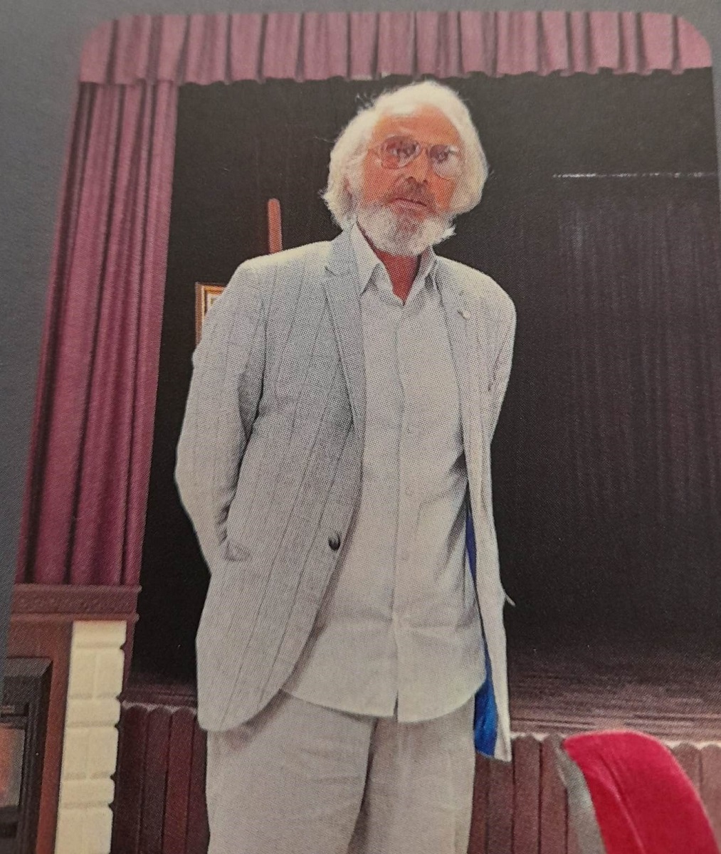 ДИМИТЪР МИЛОВ е роден на 18 февруари 1953 г в