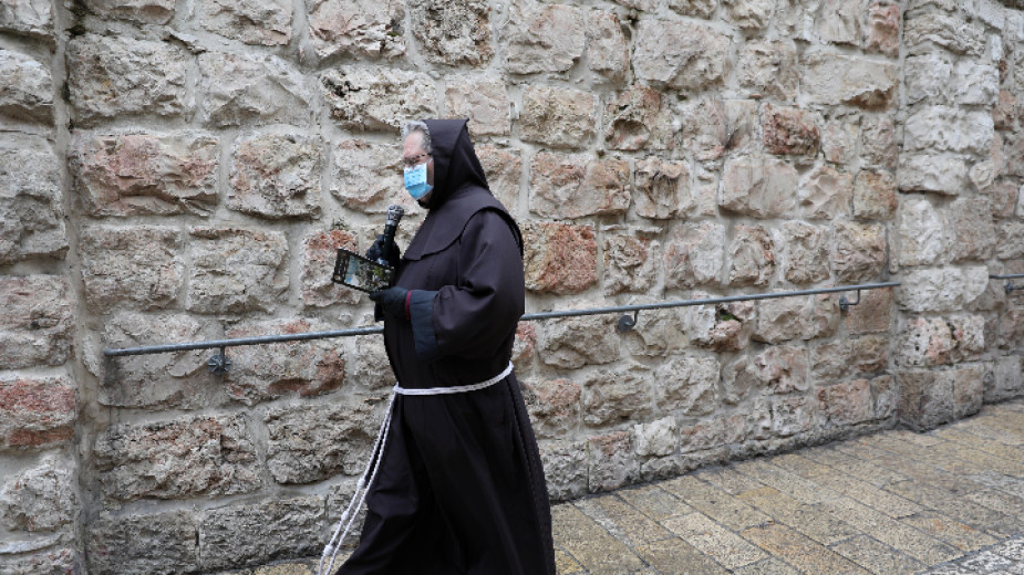 Хиляди православни християни се събраха в Стария град в Йерусалим