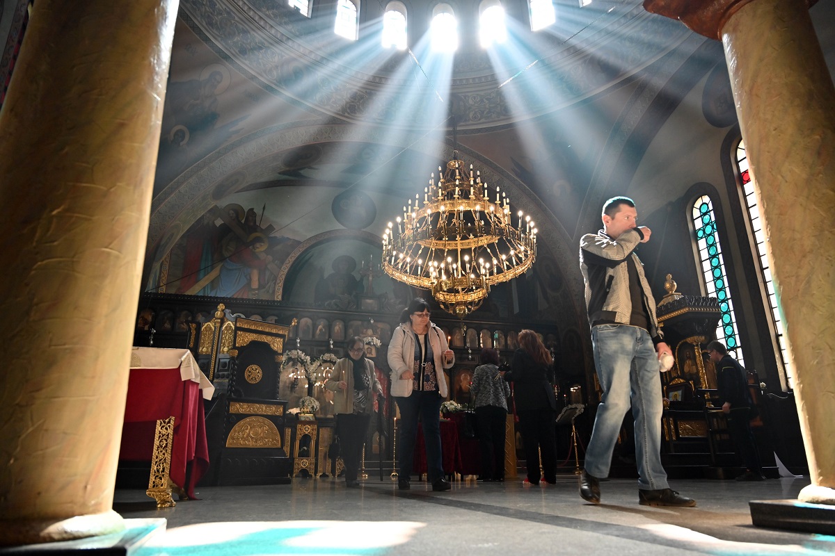 На втория ден след Великден според православната традиция започва Светлата