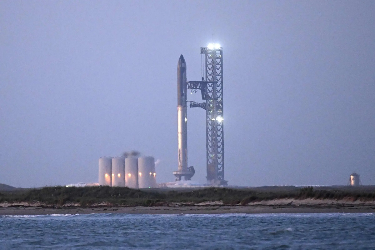 Първият тестови полет на цялата ракетна система Starship на компанията