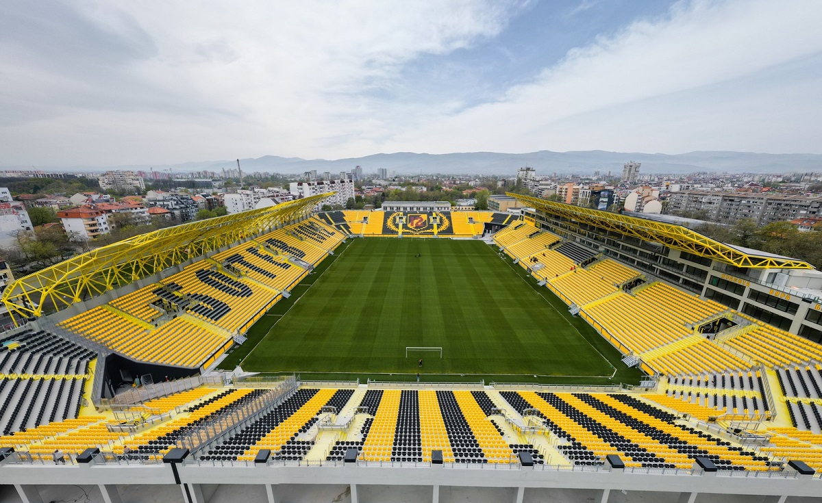 Стадион Христо Ботев е отворен Съоръжението получи Акт 16 и