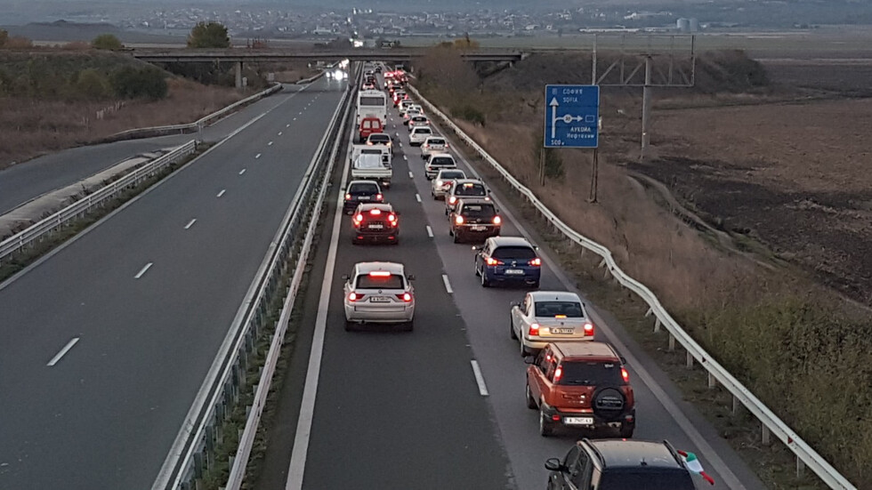Ограничават движението на камиони над 12 тона по магистрала Тракия