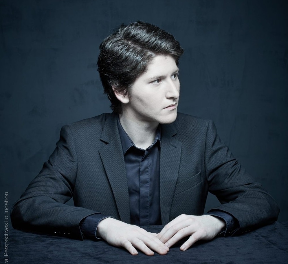 Блестящият пианист Емануил Иванов ще дебютира със Симфоничния оркестър на