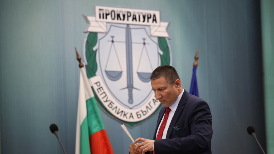 Заместник-главният прокурор Борислав Сарафов коментира на брифинг за медиите днешното