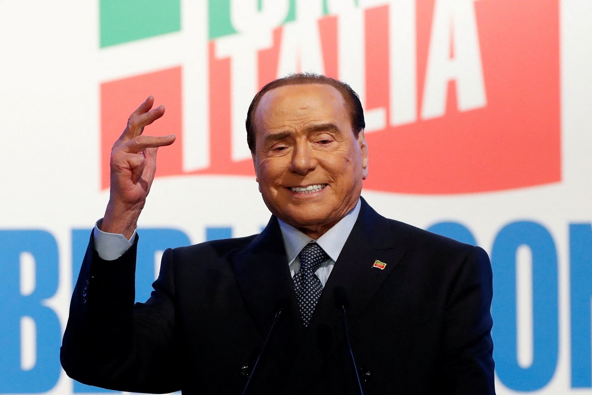 Бившият италиански премиер Силвио Берлускони почина на 86-годишна възраст, предаде