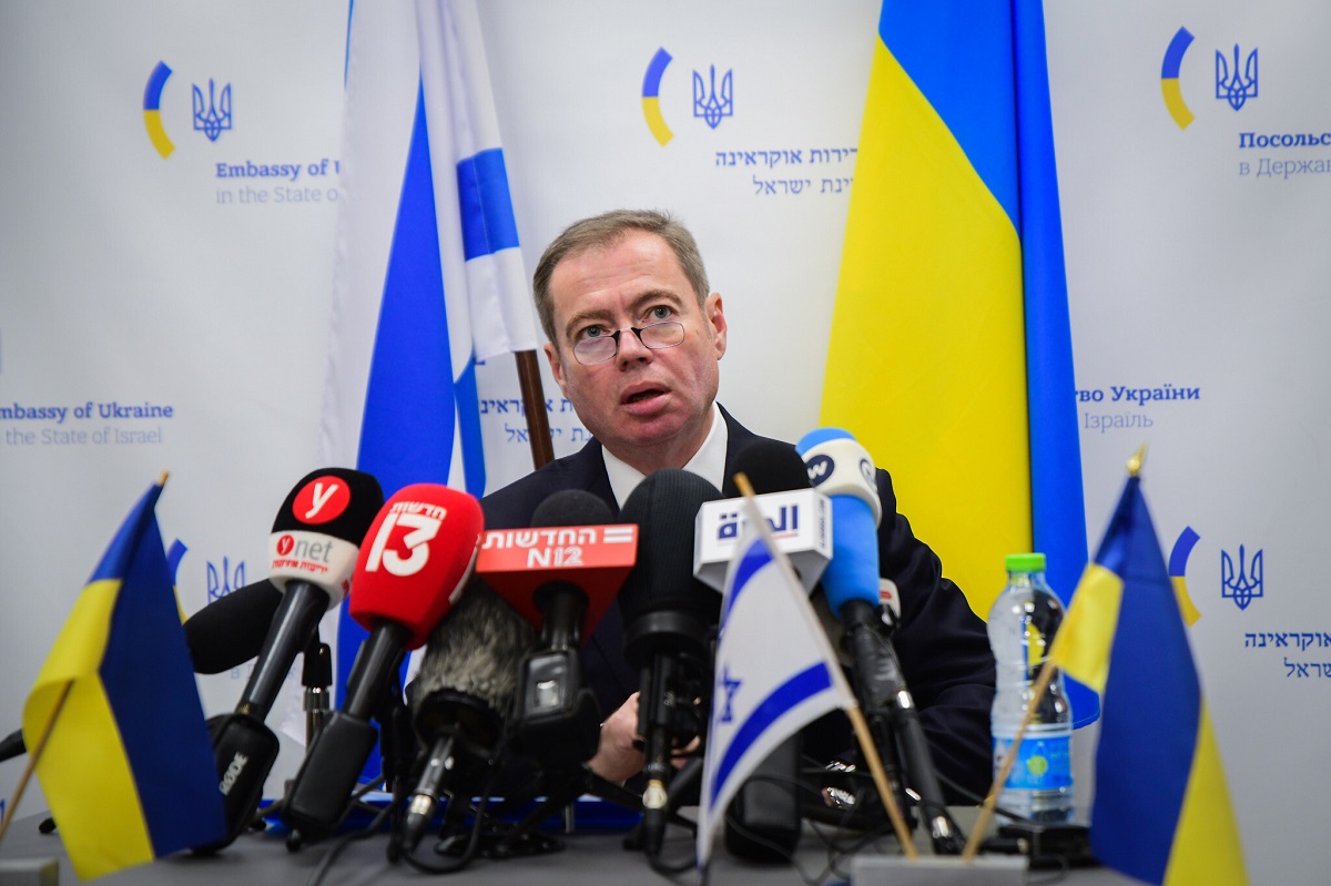 Украинският посланик в Израел Евхен Корничук бе извикан в министерството