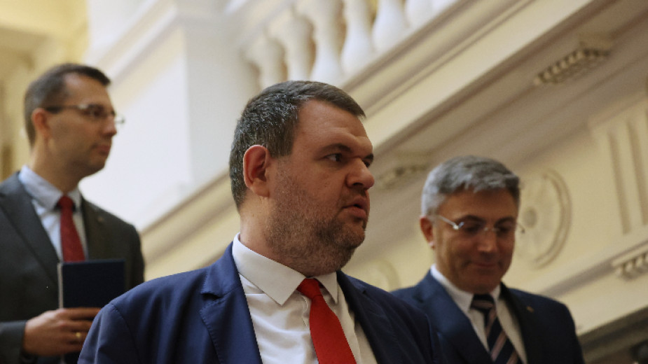 Делян Пеевски няма да бъде член на Комисията по конституционни