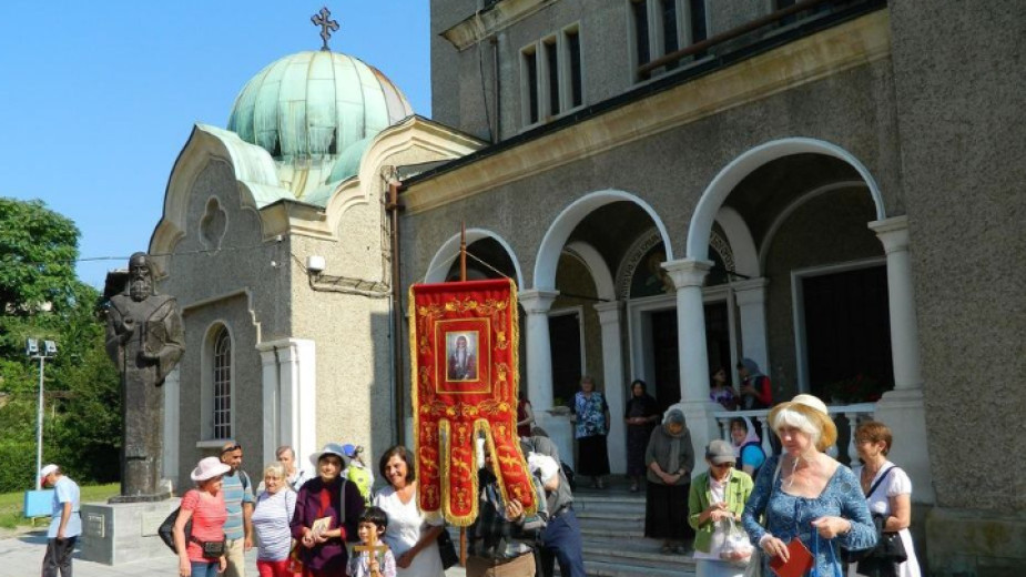От Велико Търново днес започва националният поклоннически поход Светият път