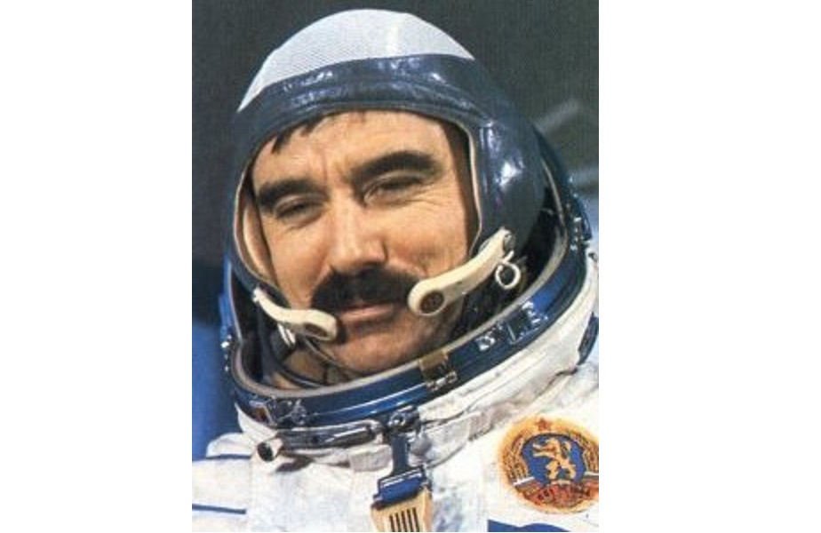 Първият български космонавт генерал Георги Иванов навърши в неделя