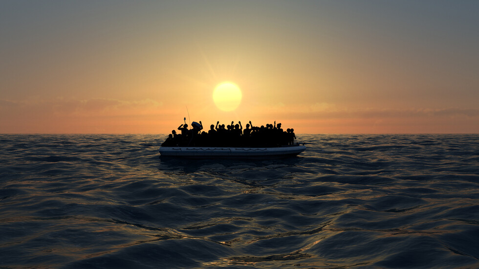 Испанските спасителни служби претърсват водите край Канарските острови за лодка