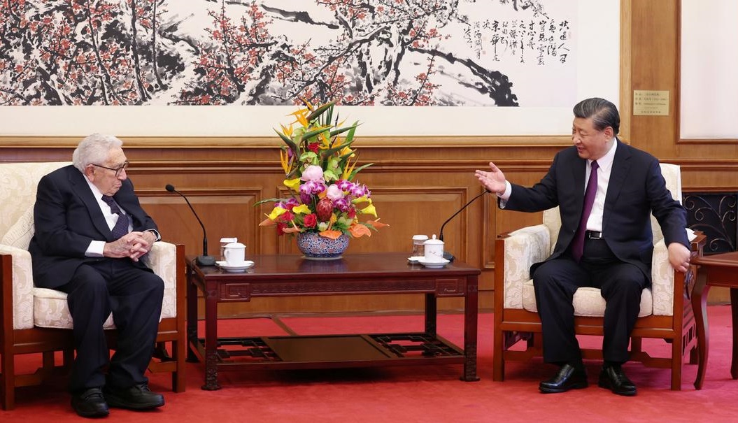 Пекин бе домакин на двама бивши държавни секретари Но посрещането
