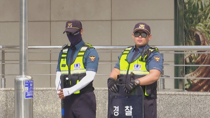Необичаен инцидент в Южна Корея. Мъж се е врязал с
