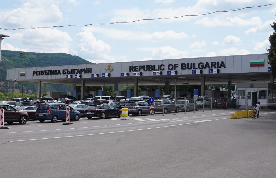 Интензивен е трафикът на граничните пунктове със Сърбия, Румъния и