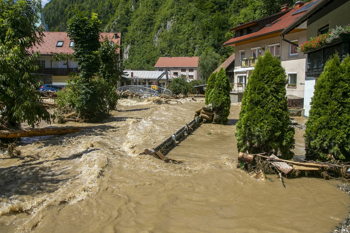 Словения се възстановява от катастрофални наводнения, засегнали 2/3 от територията