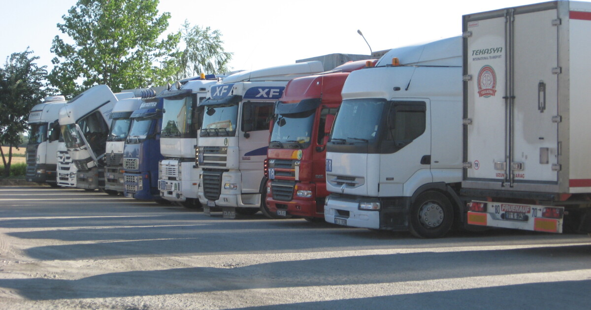 От Камарата на автомобилните превозвачи в България остро осъждат управлението