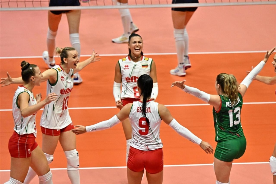 България стартира блестящо на Европейското първенство по волейбол за жени