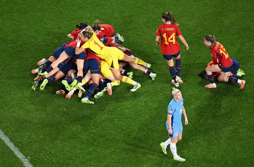 Испания стана за първи път световен шампион по футбол при
