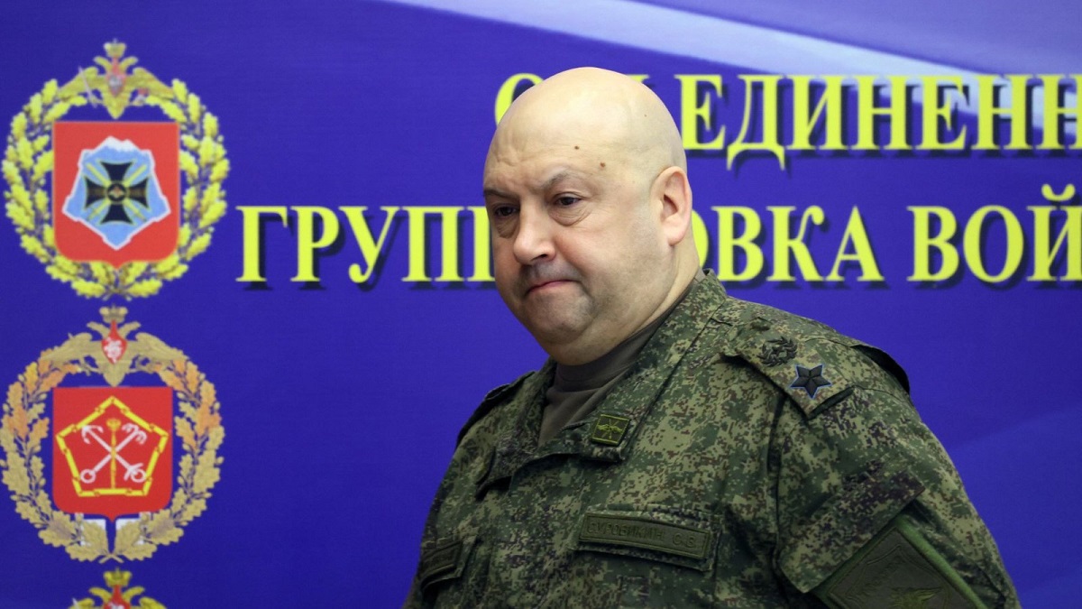 Генерал Сергей Суровикин, ръководител на въздушно-космическите сили на Русия, е
