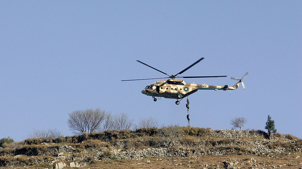 Хеликоптер на пакистанските военноморски сили се е разбил в югозападен