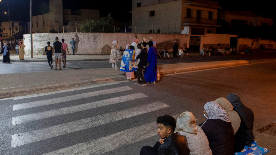 Най-малко 632 са вече жертвите на земетресението в Мароко, съобщават