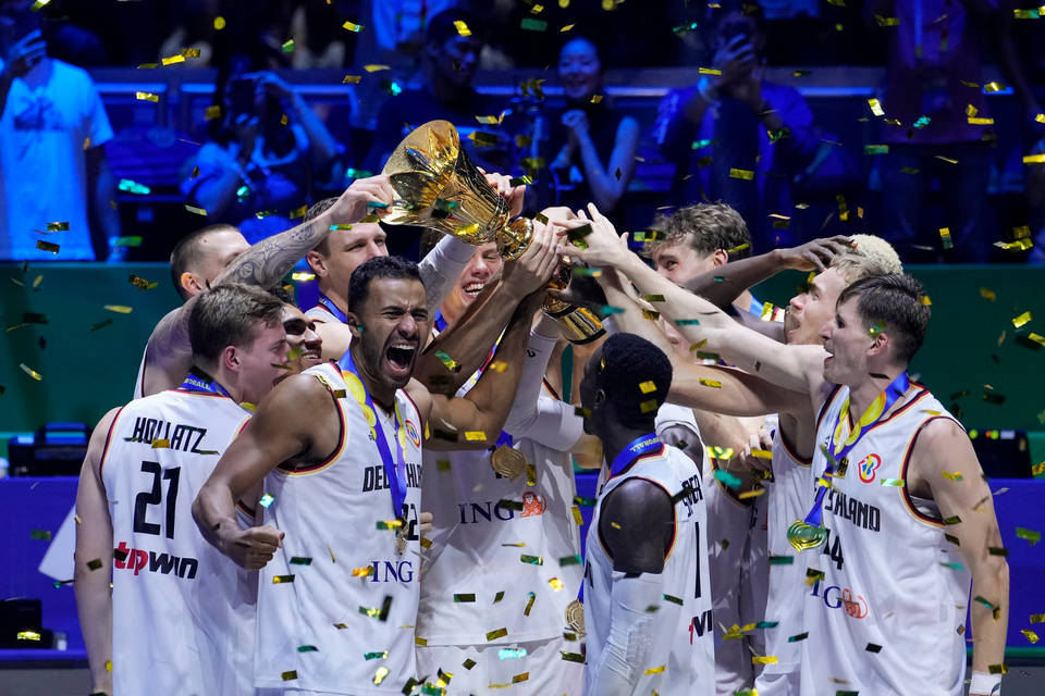 Германия пренаписа историята на световния баскетбол Бундестимът заслужи историческа първа