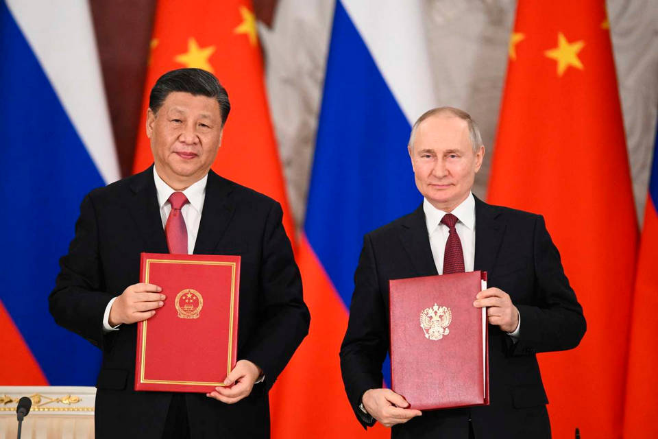Възраждането на могъществото на Русия и възходът на Китай ще