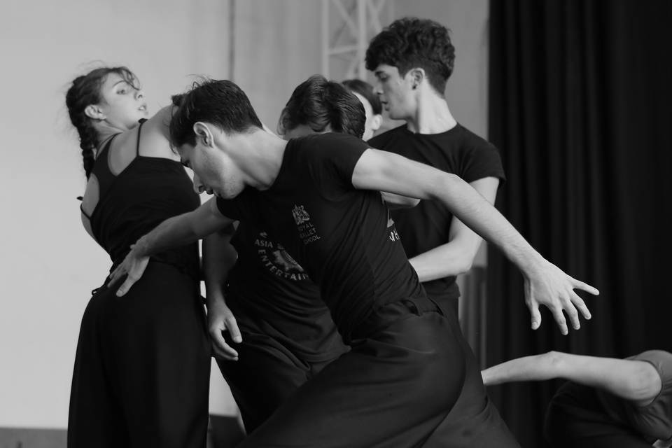 Третото международно издание на XI конкурс за съвременна хореография върху