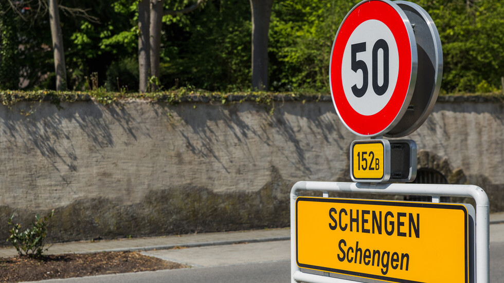 Австрия въвежда проверки по границата си с Чехия Решението е