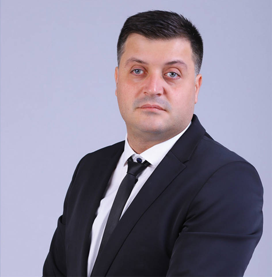 Галин Господинов е на 40 г. от град Добрич, семеен